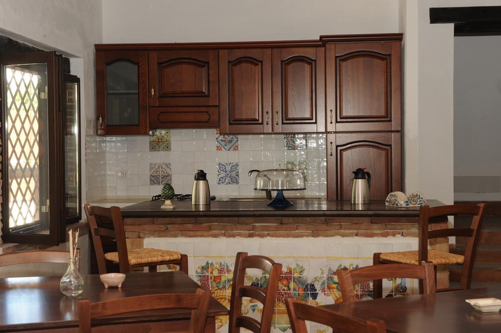 B&B Kephale Catania-Fontanarossai nemzetközi repülőtér Kültér fotó